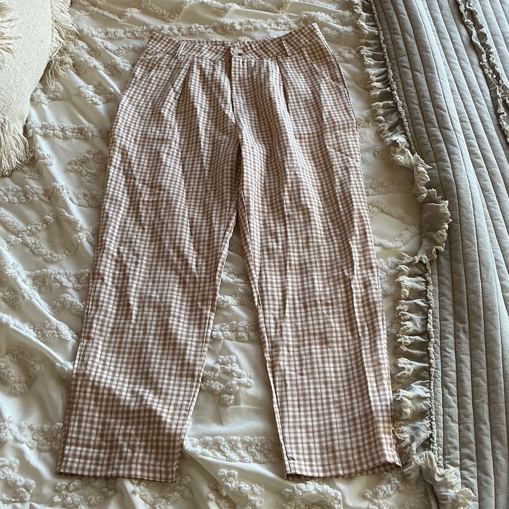 Women’s Tan Checkered Pants, dressy or casual! Barely worn